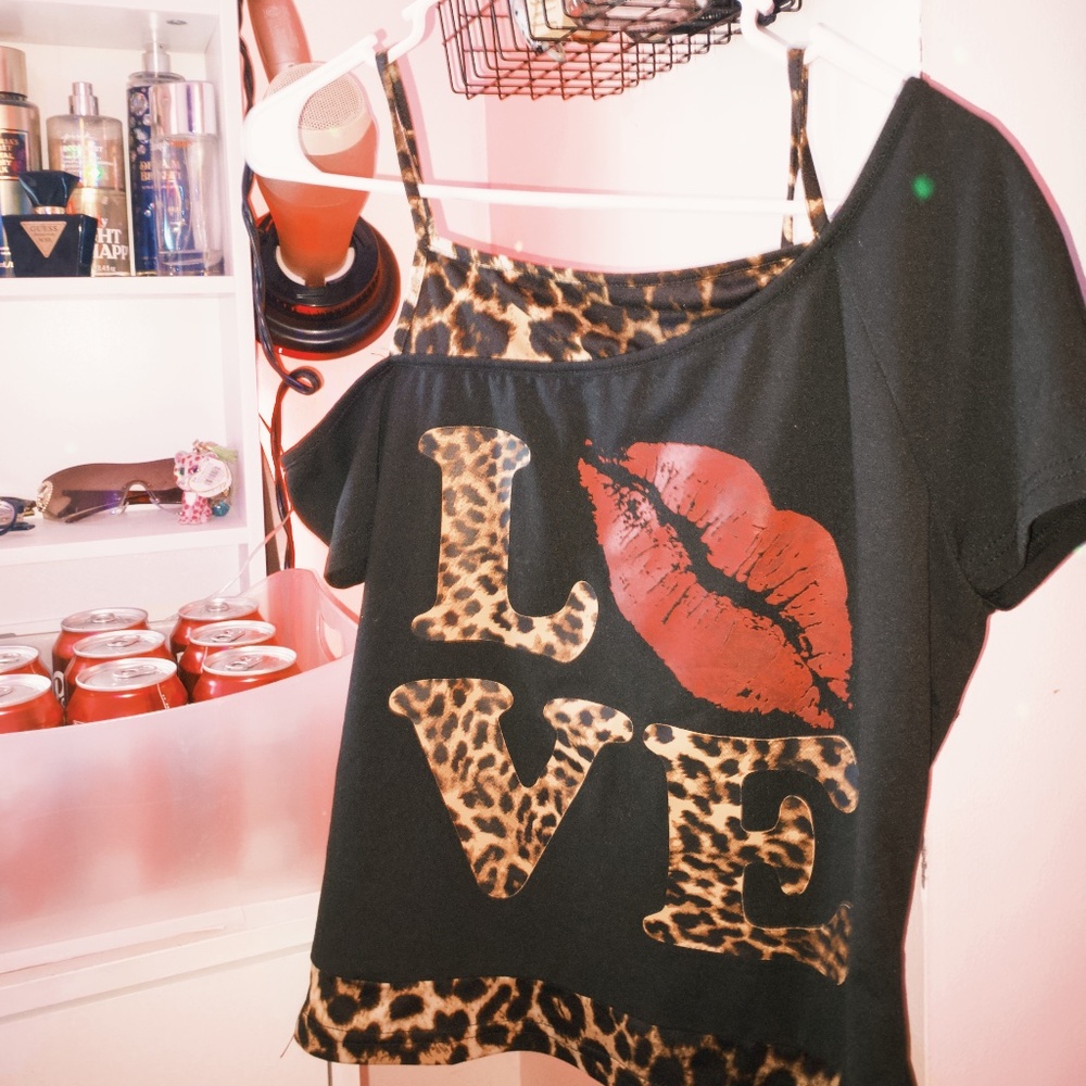 Off the shoulder🩷